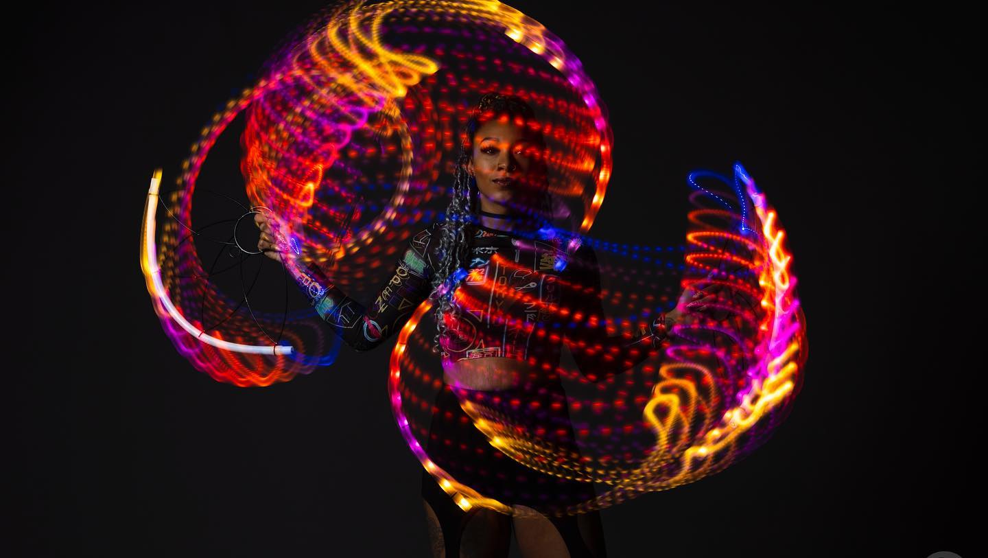 🔥Vibrant LED Flow Fans🎁7-Key Intuitive Control & Sync Modes - Lightweight 12.2 oz Build - Perfect for Festivals, Raves & Flow Arts